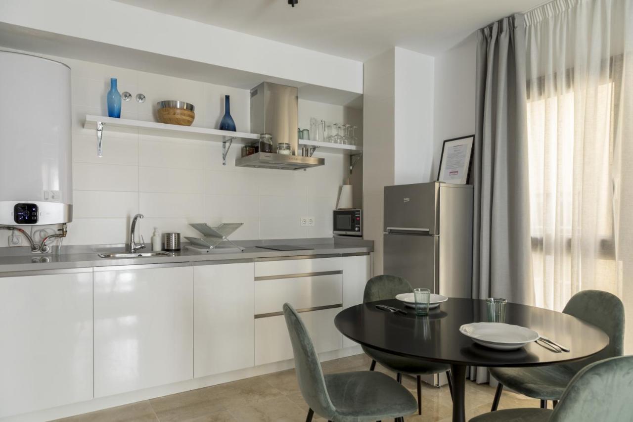 Caleta Homes - Ancha Del Carmen Малага Екстер'єр фото